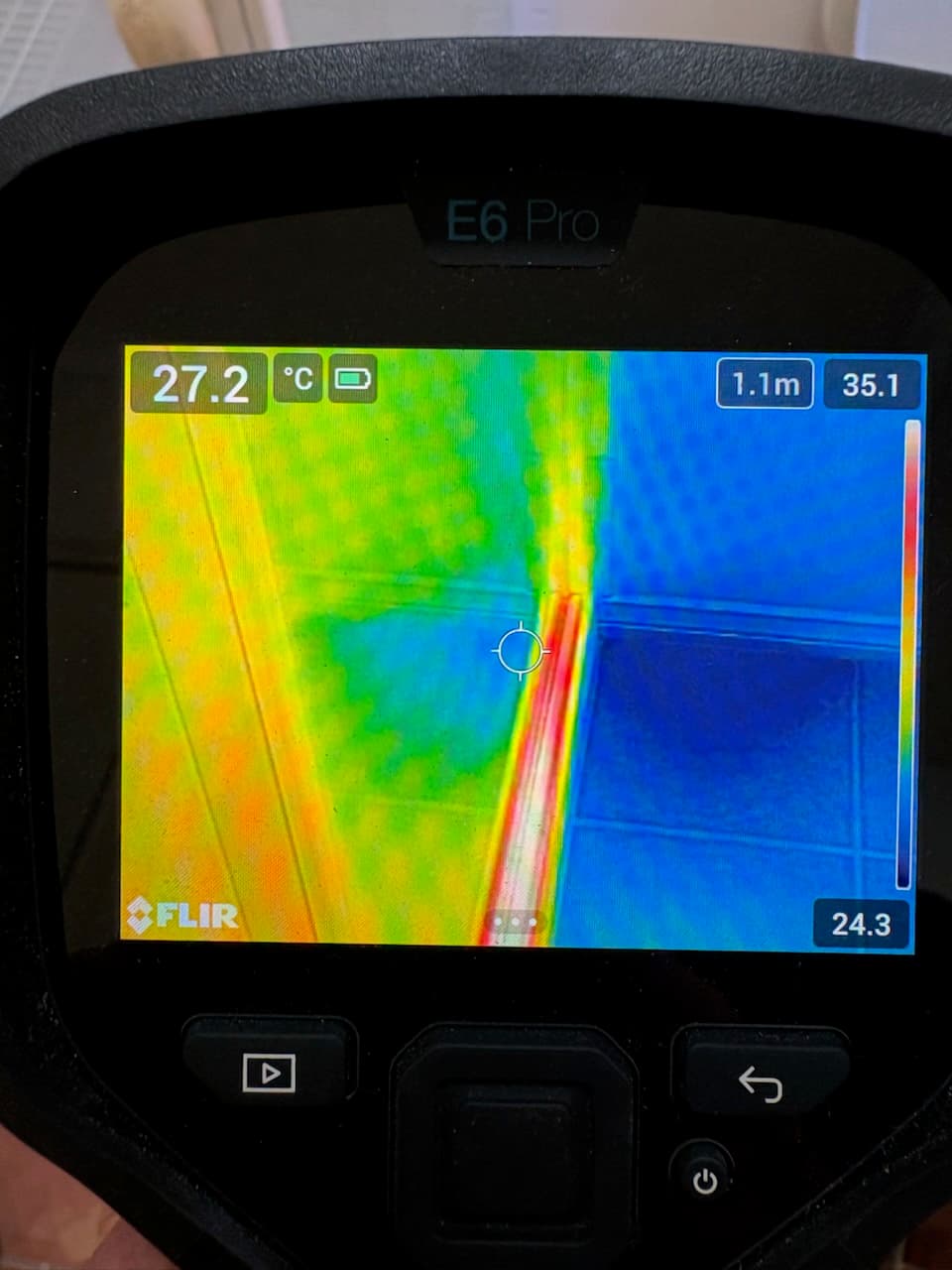 Thermal imaging camera reading a tiled floor junction