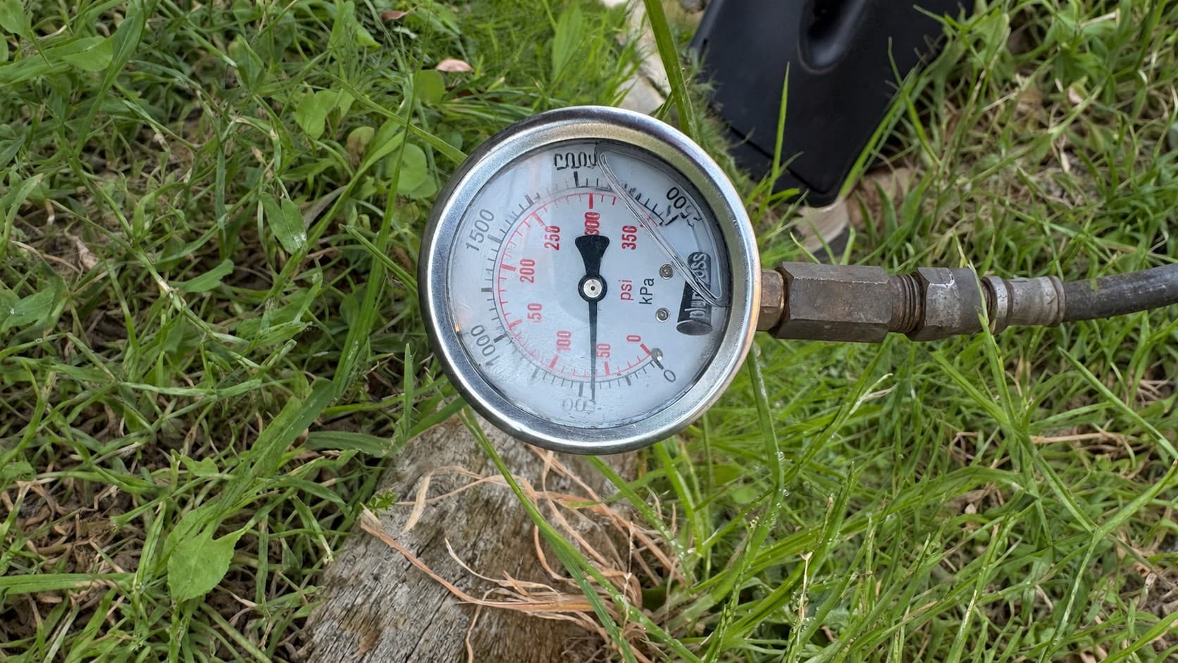 Pressure gauge reading during a plumbing pressure test